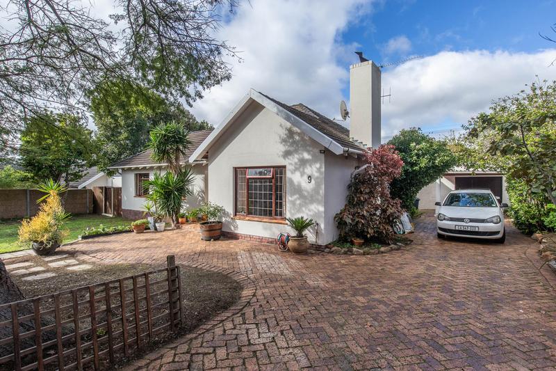 To Let 3 Bedroom Property for Rent in Meadowridge Western Cape